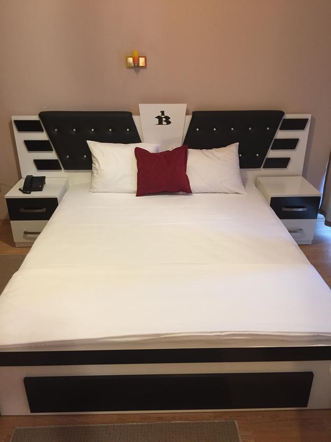 Hotel Bavaria Prishtinë Luaran gambar