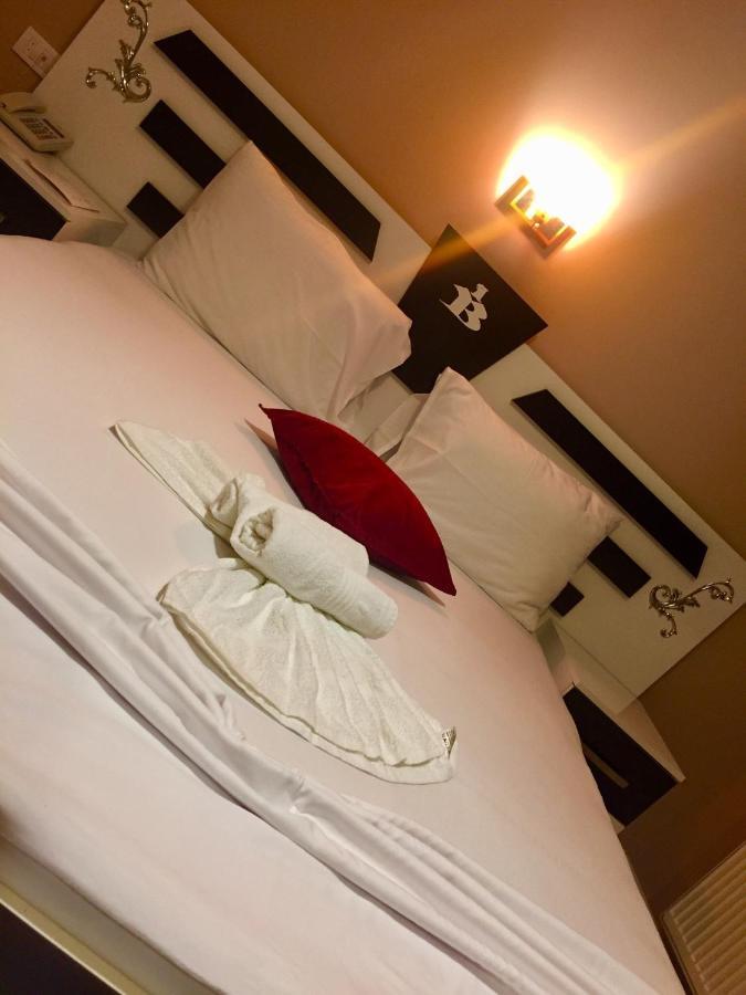 Hotel Bavaria Prishtinë Luaran gambar