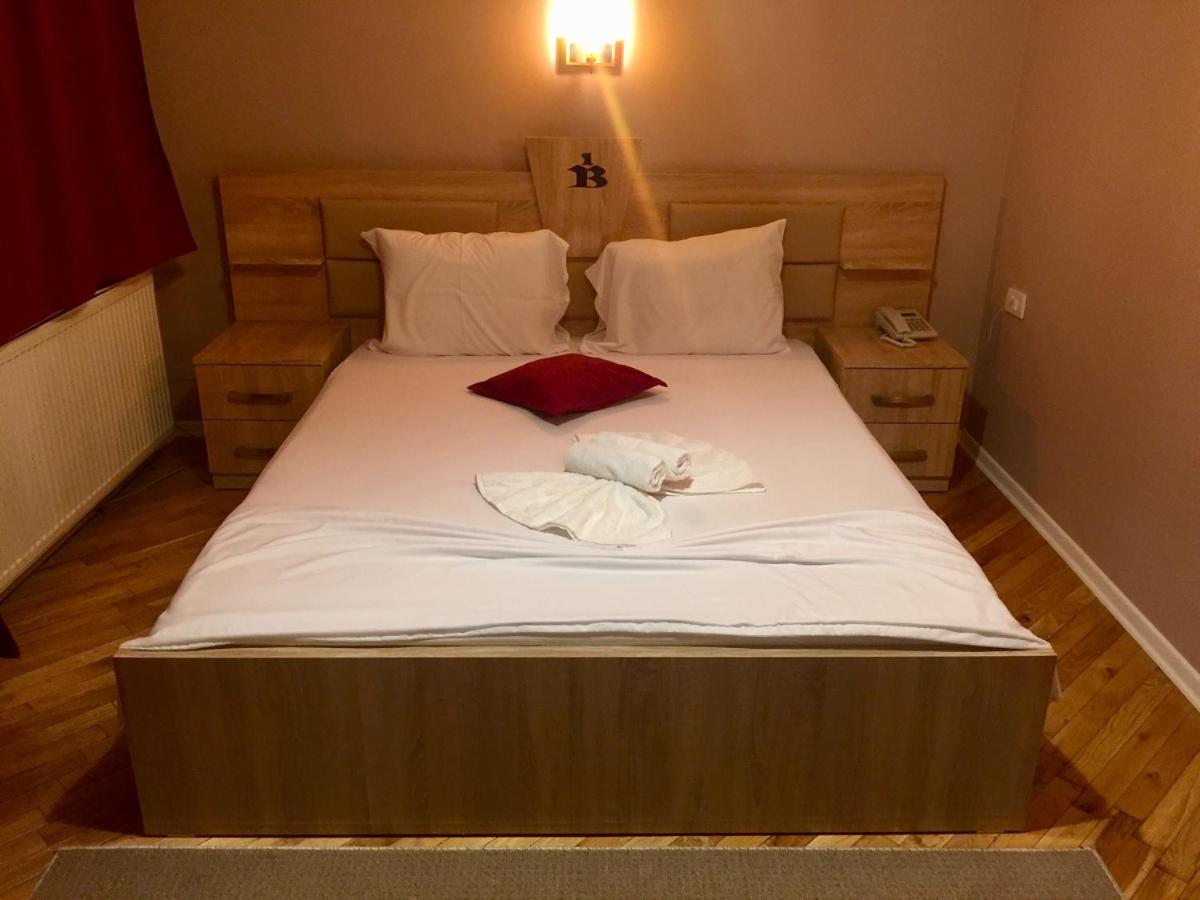 Hotel Bavaria Prishtinë Luaran gambar