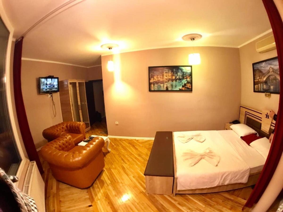 Hotel Bavaria Prishtinë Luaran gambar